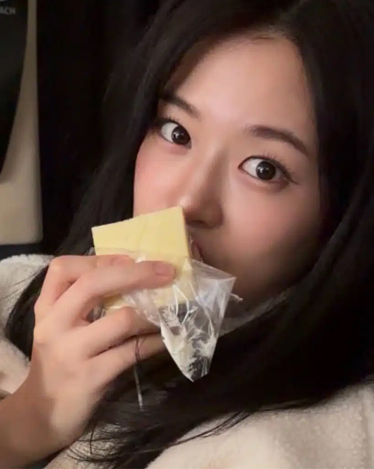 もぐもぐ